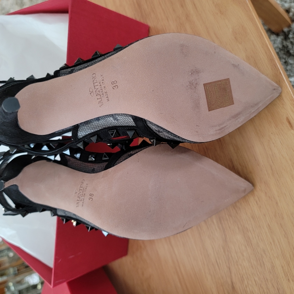 Valentino heel authentic size 8 black/beige mesh